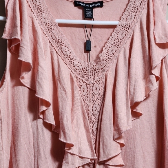 Cable & gauche sleeveless tank with lace and ruffle top color pink color… - Picture 4 of 4